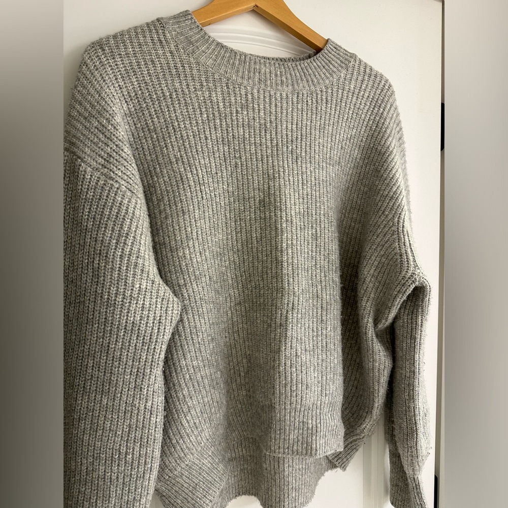 H&M Gray Ribbed Knit Sweater - Picture 2 of 5